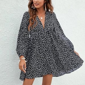 Long sleeve v neck babydoll boho dress floral print black